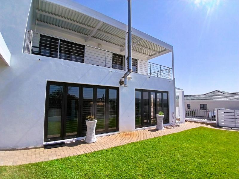 3 Bedroom Property for Sale in Stilbaai Wes Western Cape